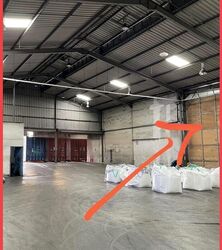 Gul Avenue (D22), Warehouse #460633791
